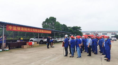 曾都消防大隊(duì)聯(lián)合曾都經(jīng)濟(jì)開發(fā)區(qū)管委會(huì)深入工廠企業(yè)開展消防安全培訓(xùn)演練